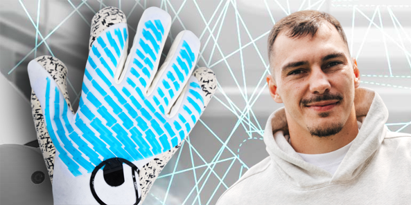 Martin Jedlička chytá v rukavicích uhlsport. Navlékni je i ty!