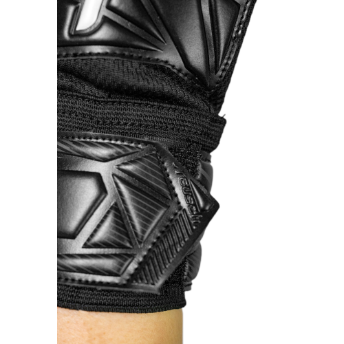 Dětské brankářské rukavice Reusch Attrakt Resist