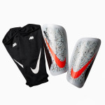 Fotbalové chrániče Nike United Mercurial Lite