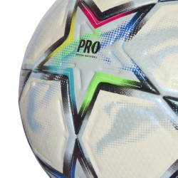 Fotbalový míč adidas UCL Pro