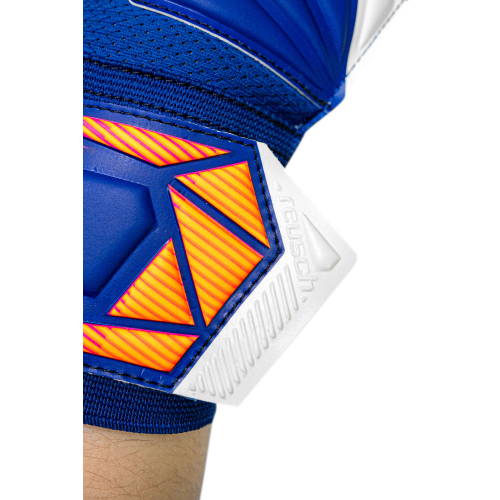 Brankářské rukavice Reusch Attrakt Solid